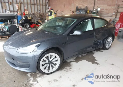 2022 Tesla Model 3 Long Range Dual Motor All-Wheel Drive z USA, uszkodzony, nr VIN 5YJ3E1EB3NF192506